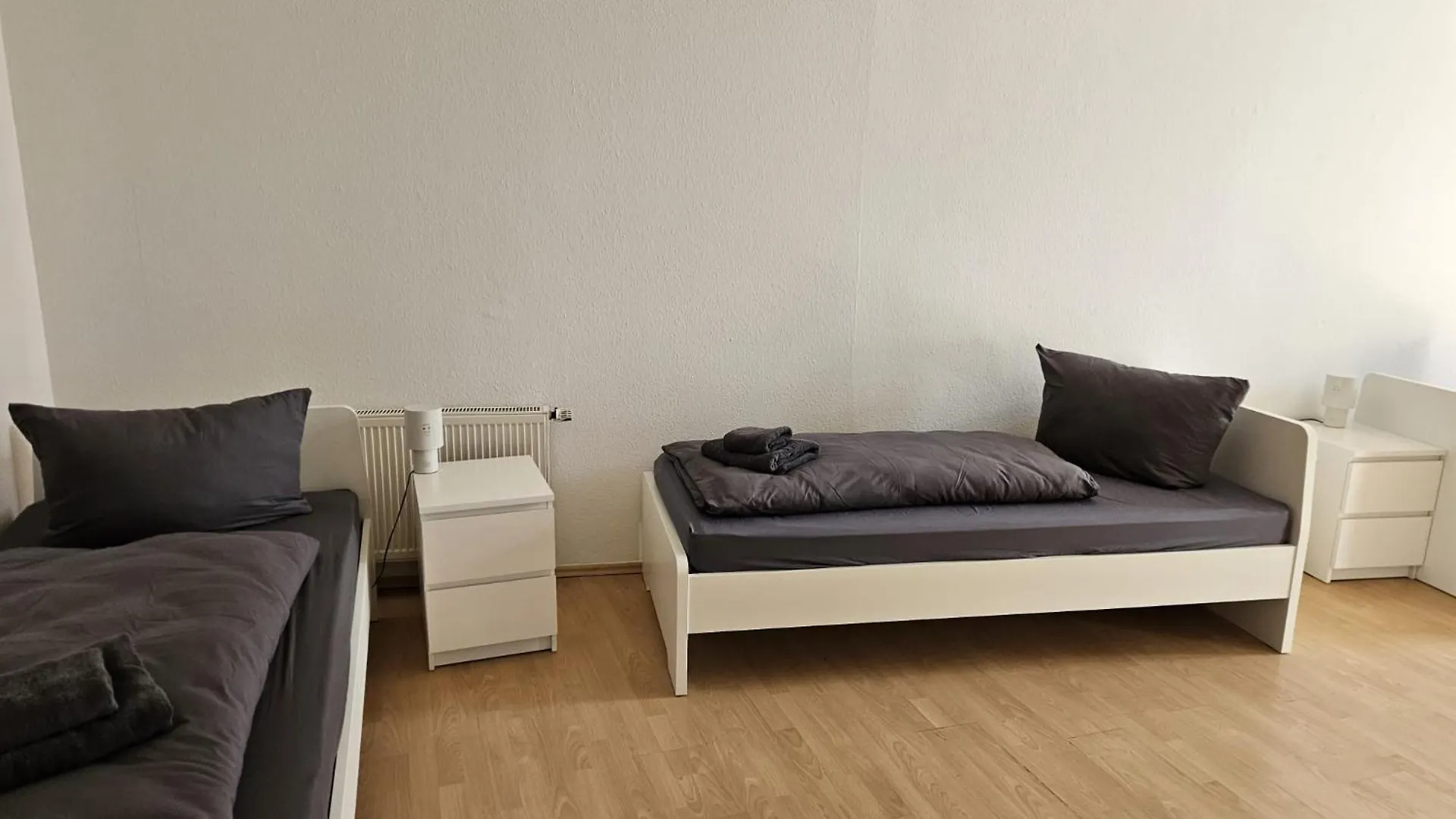 Apartman Sehr Grosse Unterkunft Mit 6 Schlafzimmern, Kueche, Bad Und Grossem Wohnzimmer Im Herzen Von Lipcse